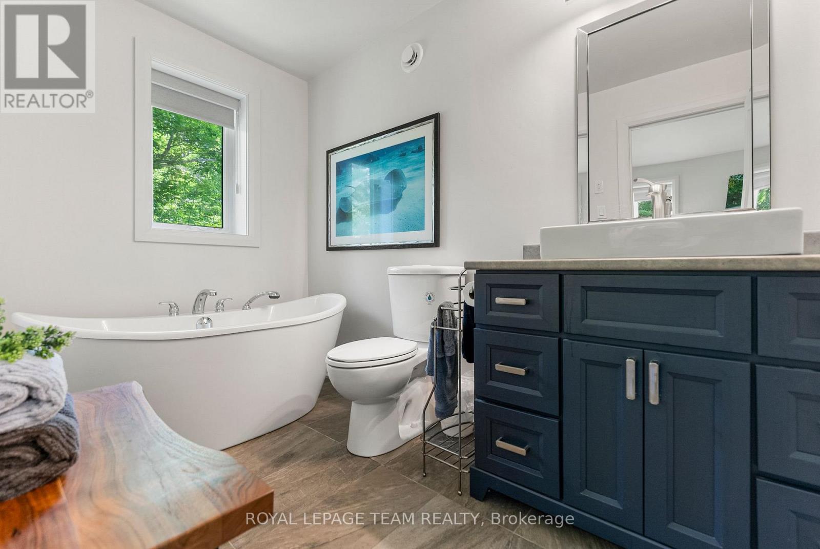 Photo 38 of 554 Poplar Way, Greater Madawaska ON