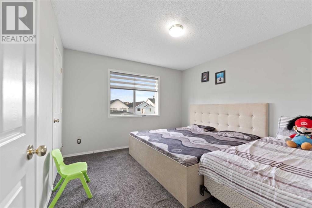 Single Family House for Sale in  Tarington Park NE Taradale Calgary 