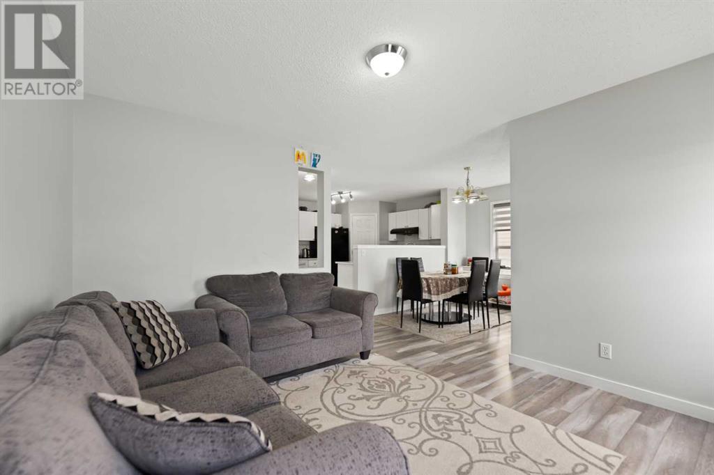 Single Family House for Sale in  Tarington Park NE Taradale Calgary 