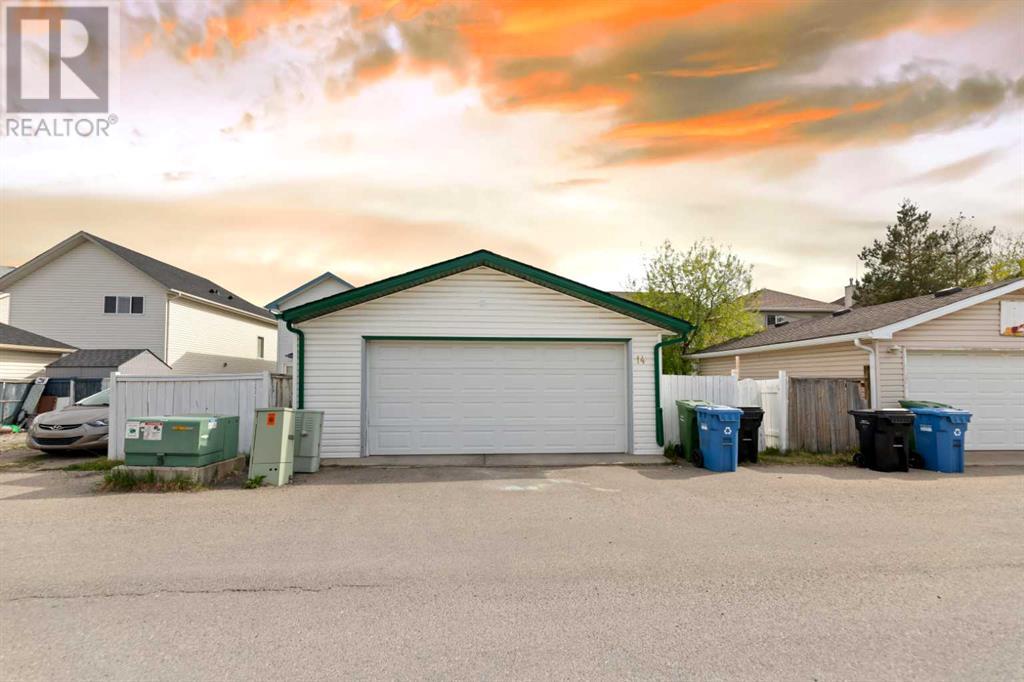 Single Family House for Sale in  Tarington Park NE Taradale Calgary 