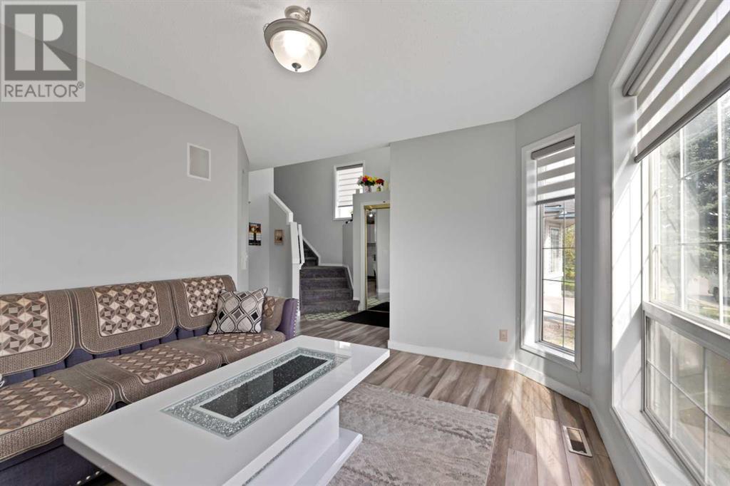 Single Family House for Sale in  Tarington Park NE Taradale Calgary 