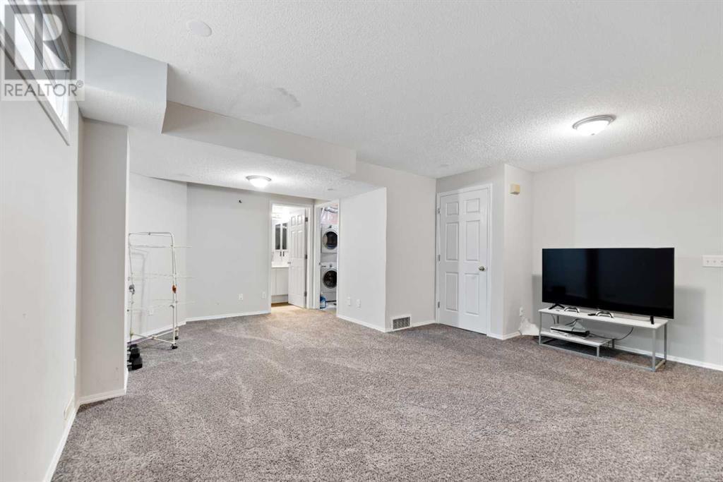 Single Family House for Sale in  Tarington Park NE Taradale Calgary 