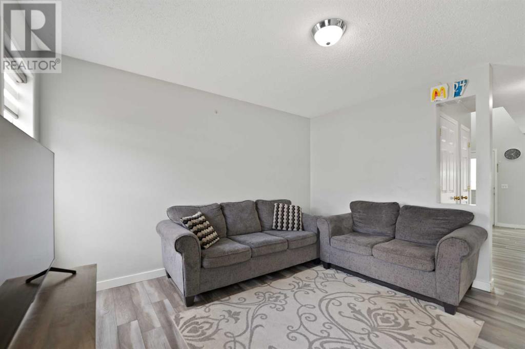Single Family House for Sale in  Tarington Park NE Taradale Calgary 