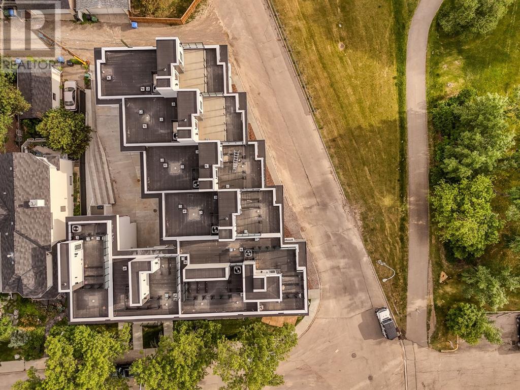 Single Family House for Sale in   Avenue NW Capitol Hill Calgary 