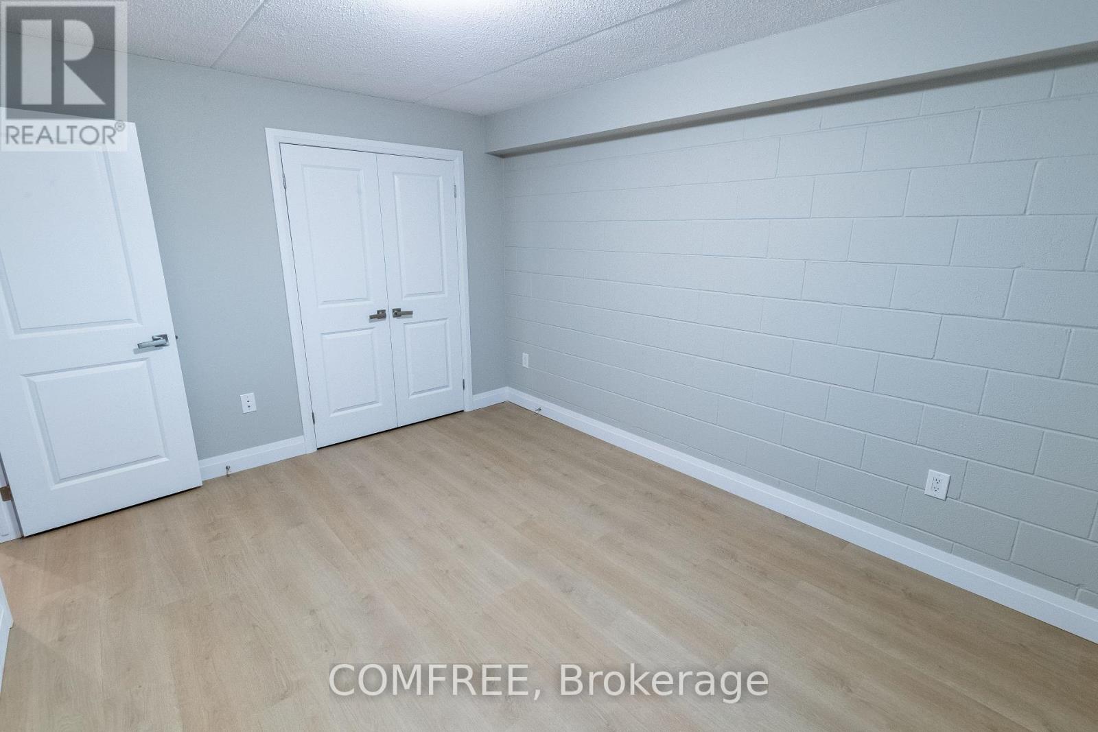 Photo 10 of 155 Hagar Street, Welland ON