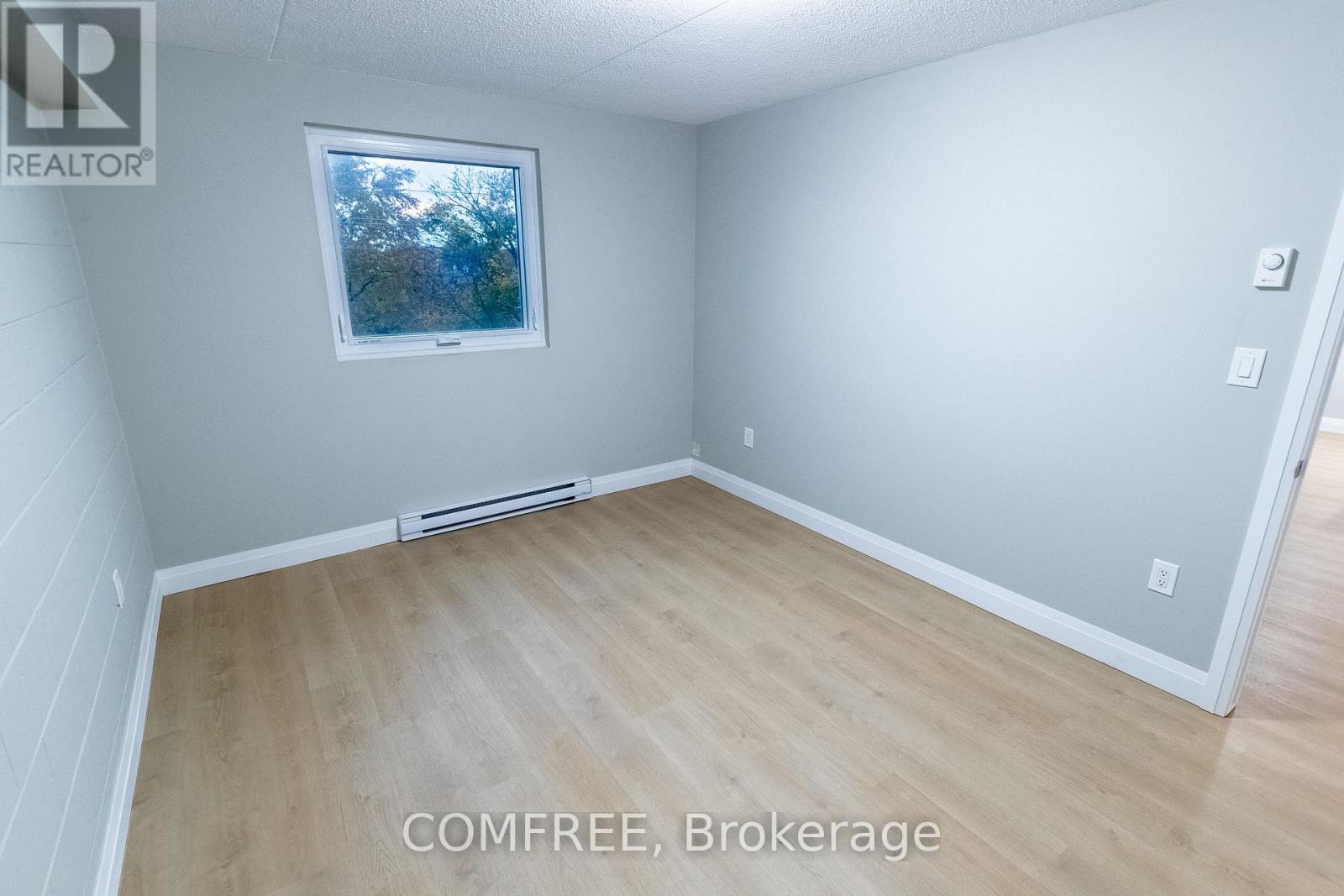 Photo 3 of 155 Hagar Street, Welland ON