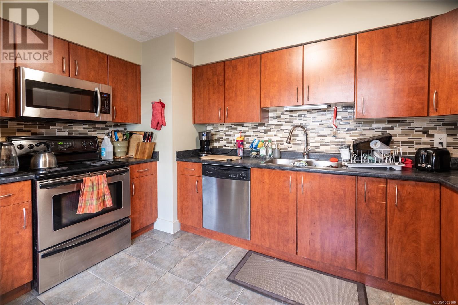 #52 4061 LARCHWOOD DR - Image 3