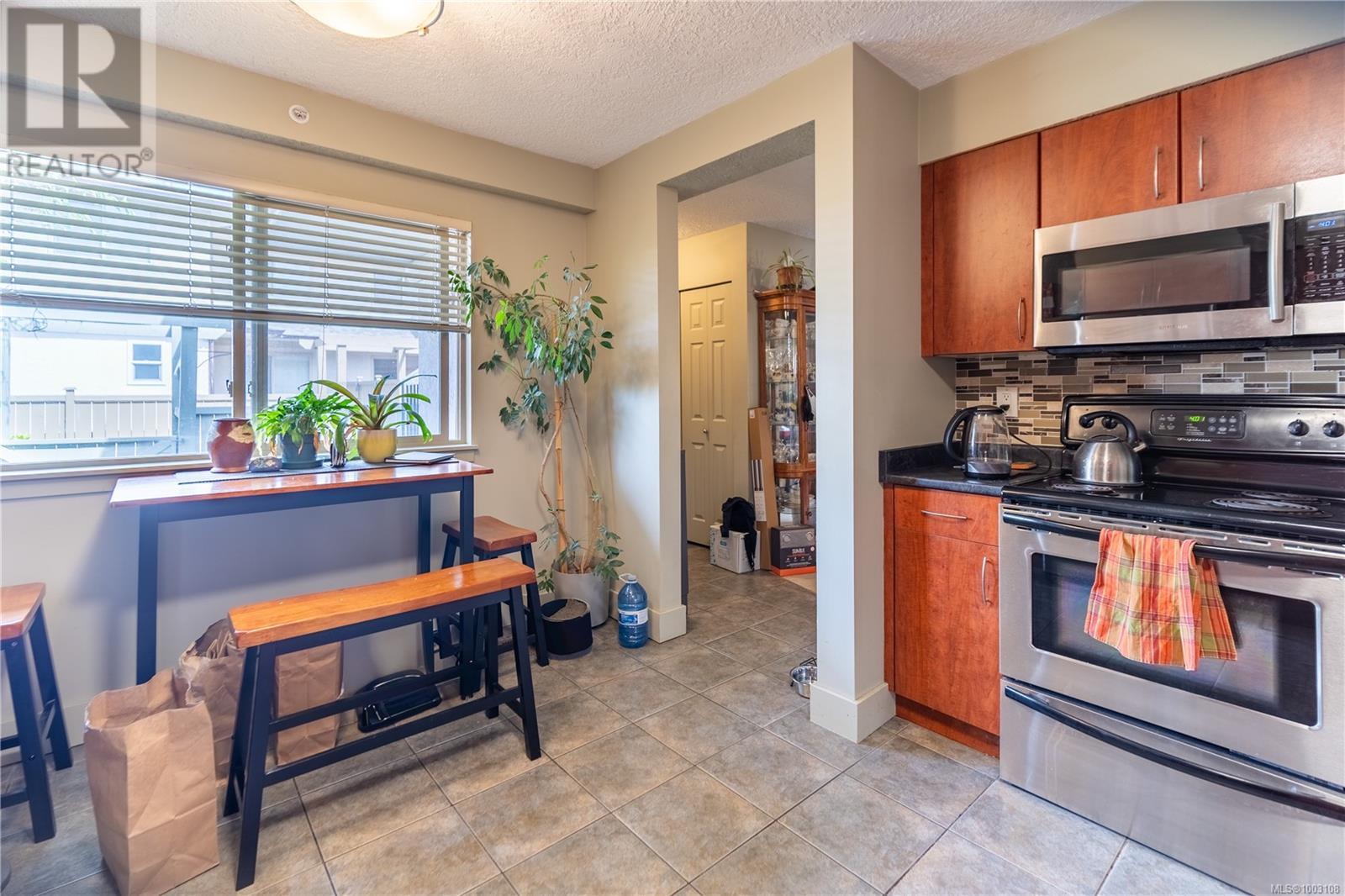 #52 4061 LARCHWOOD DR - Image 4