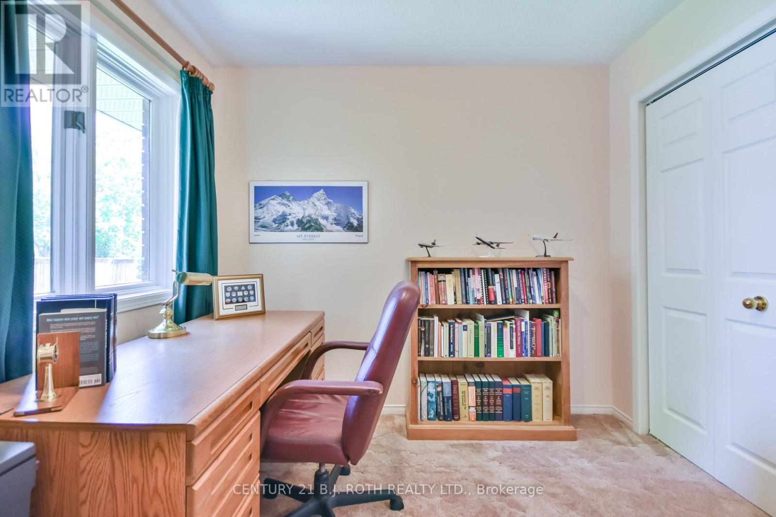 Photo 18 of 34 Cairns Boulevard, Springwater ON