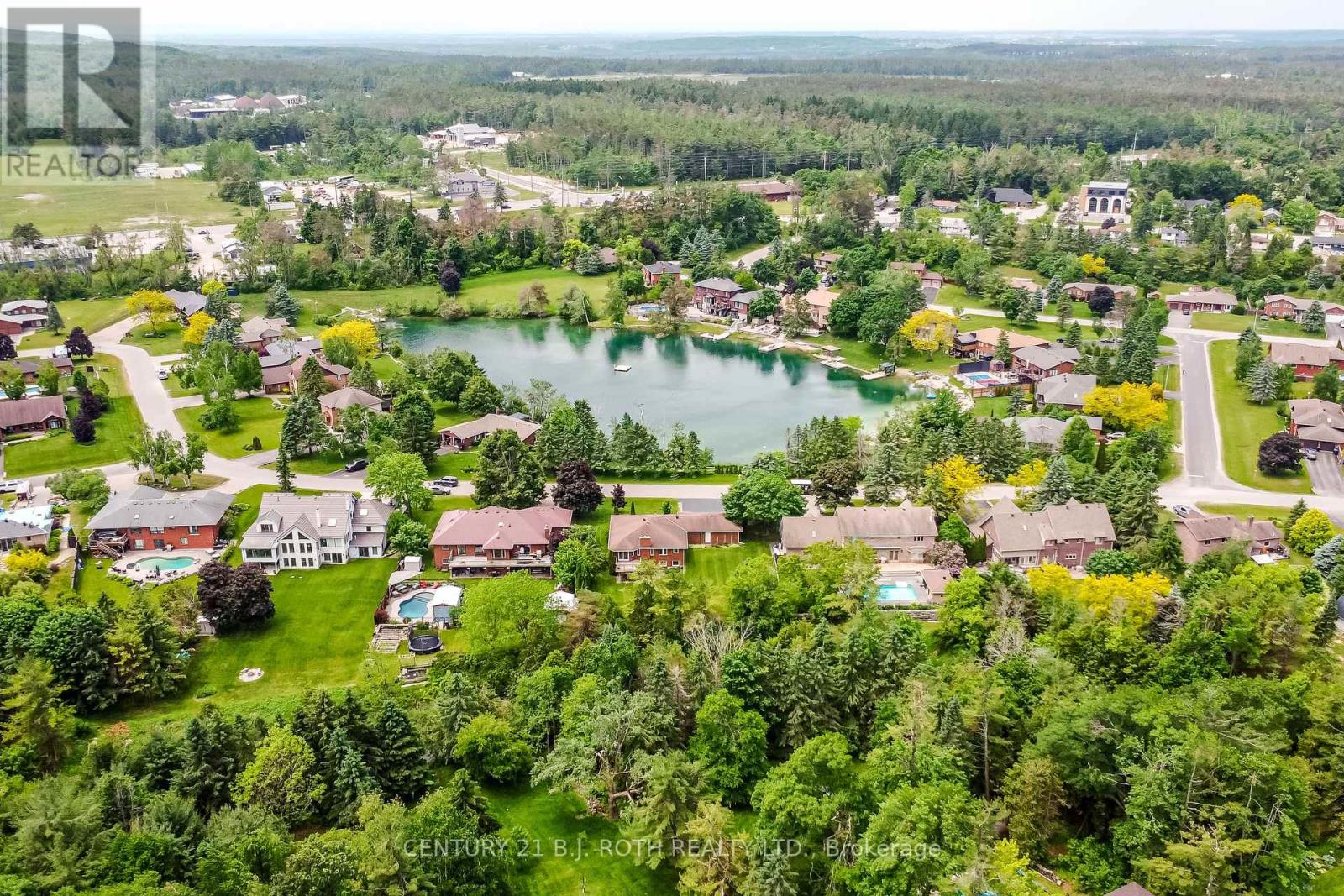 Photo 31 of 34 Cairns Boulevard, Springwater ON