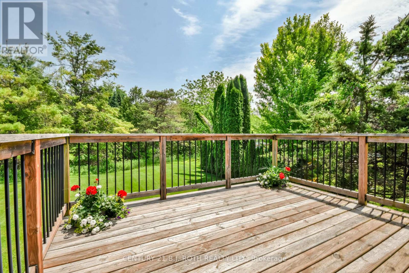 Photo 9 of 34 Cairns Boulevard, Springwater ON