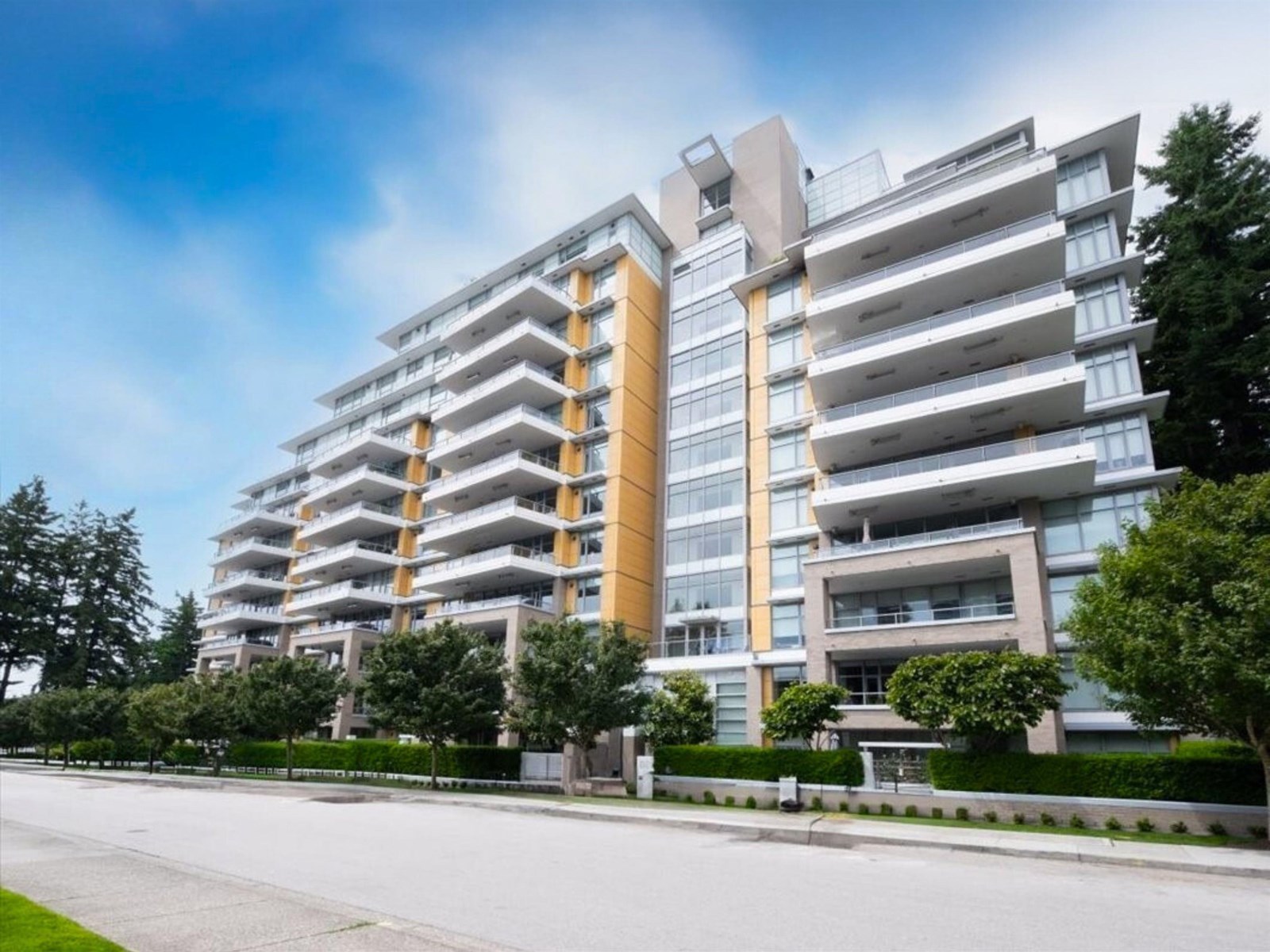 Photo 1 of 305 1501 Vidal Street, White Rock BC