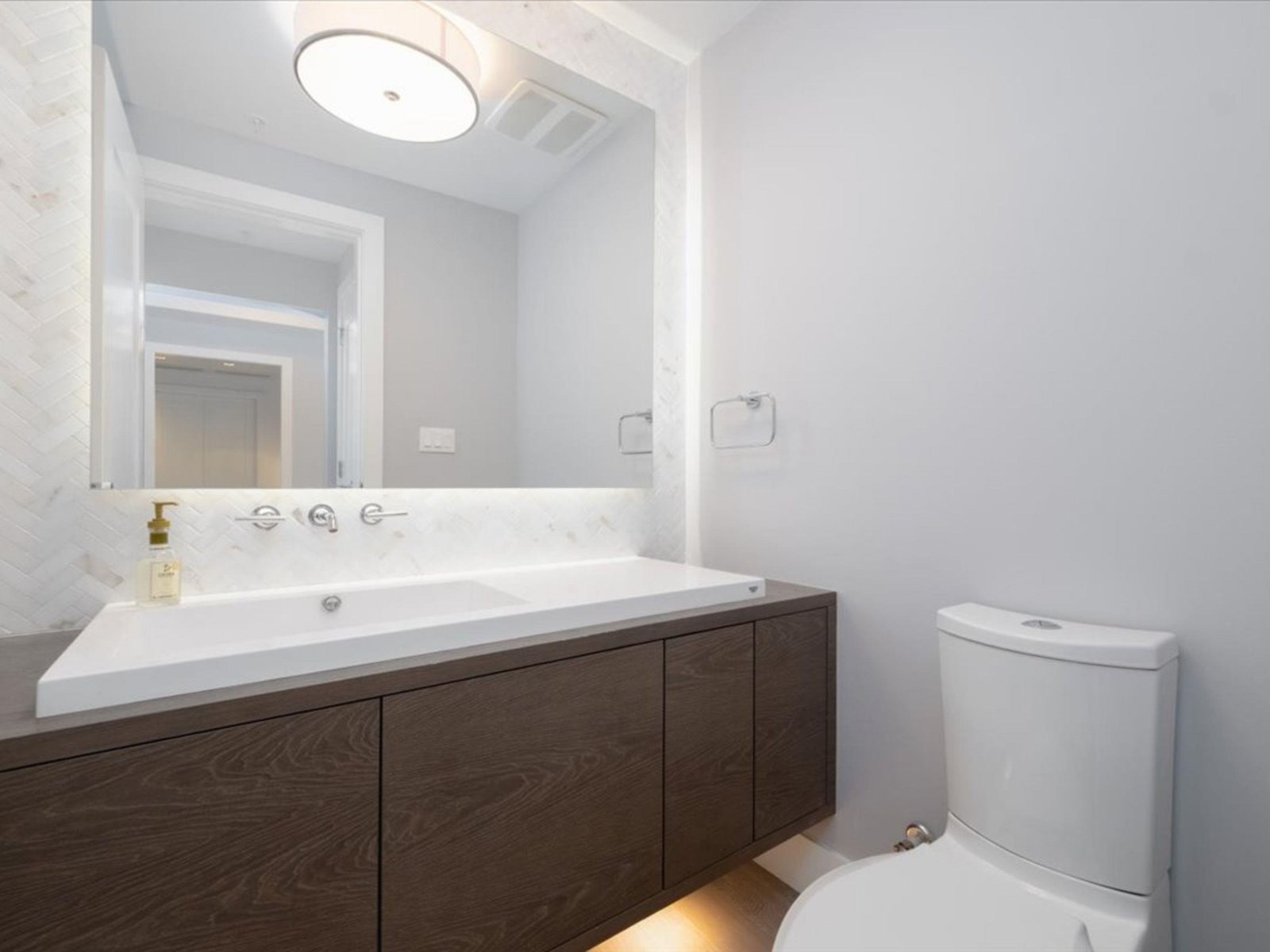 Photo 23 of 305 1501 Vidal Street, White Rock BC