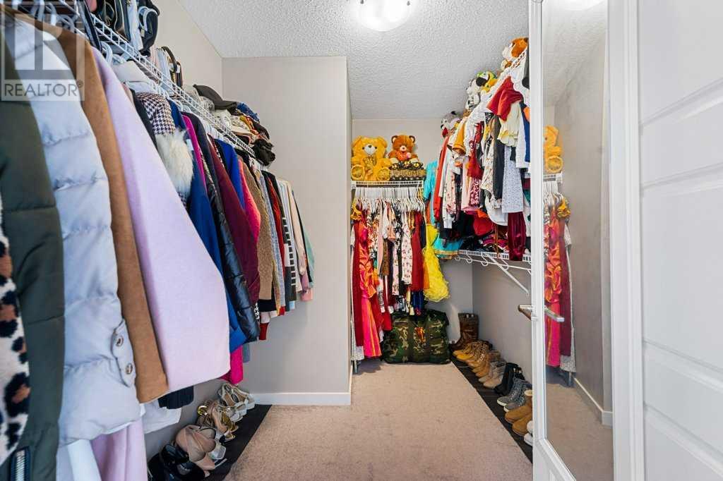 Single Family House 4 Level for Sale in  Howse Manor NE Livingston Calgary 