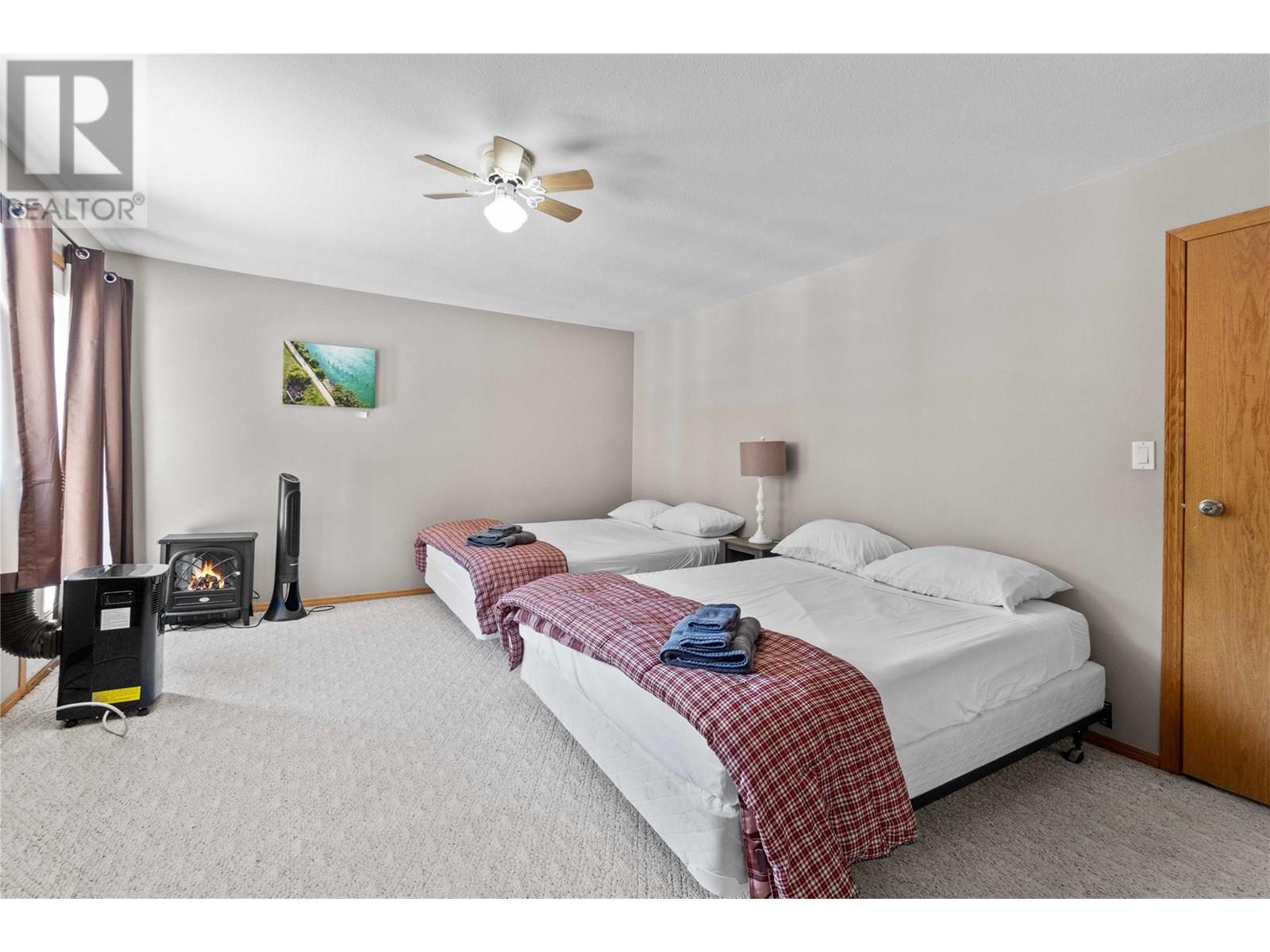  2054 Trans Canada Highway, Sicamous