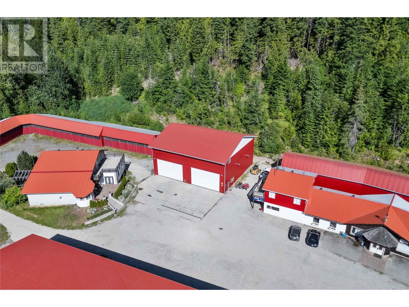  2054 Trans Canada Highway, Sicamous