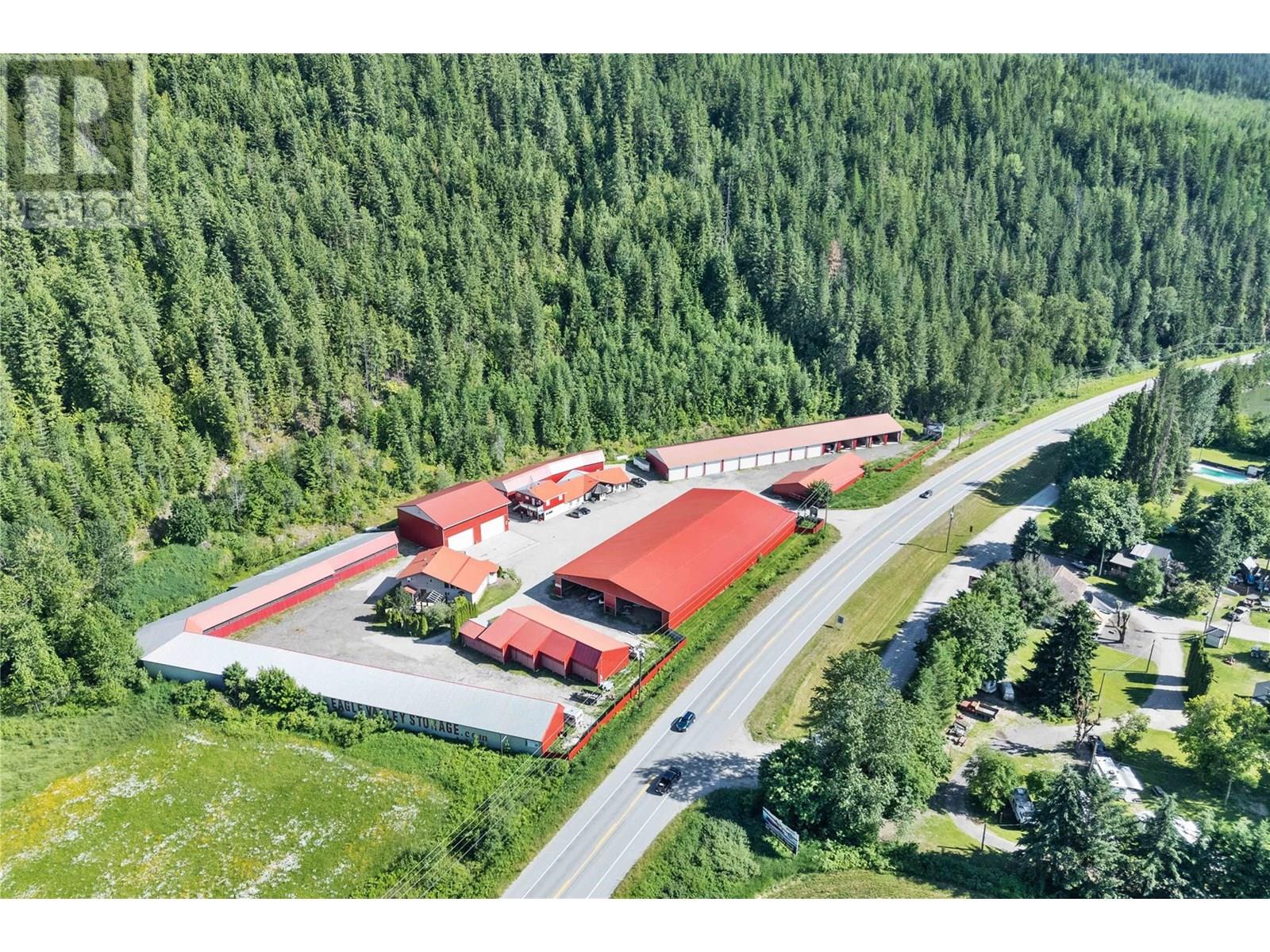  2054 Trans Canada Highway, Sicamous