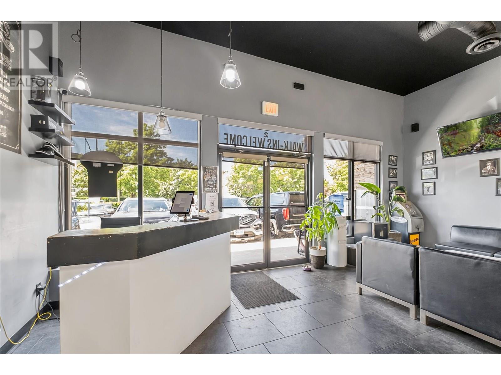 102 532 Yates Road, Kelowna