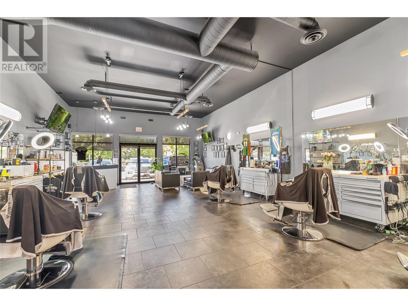 102 532 Yates Road, Kelowna