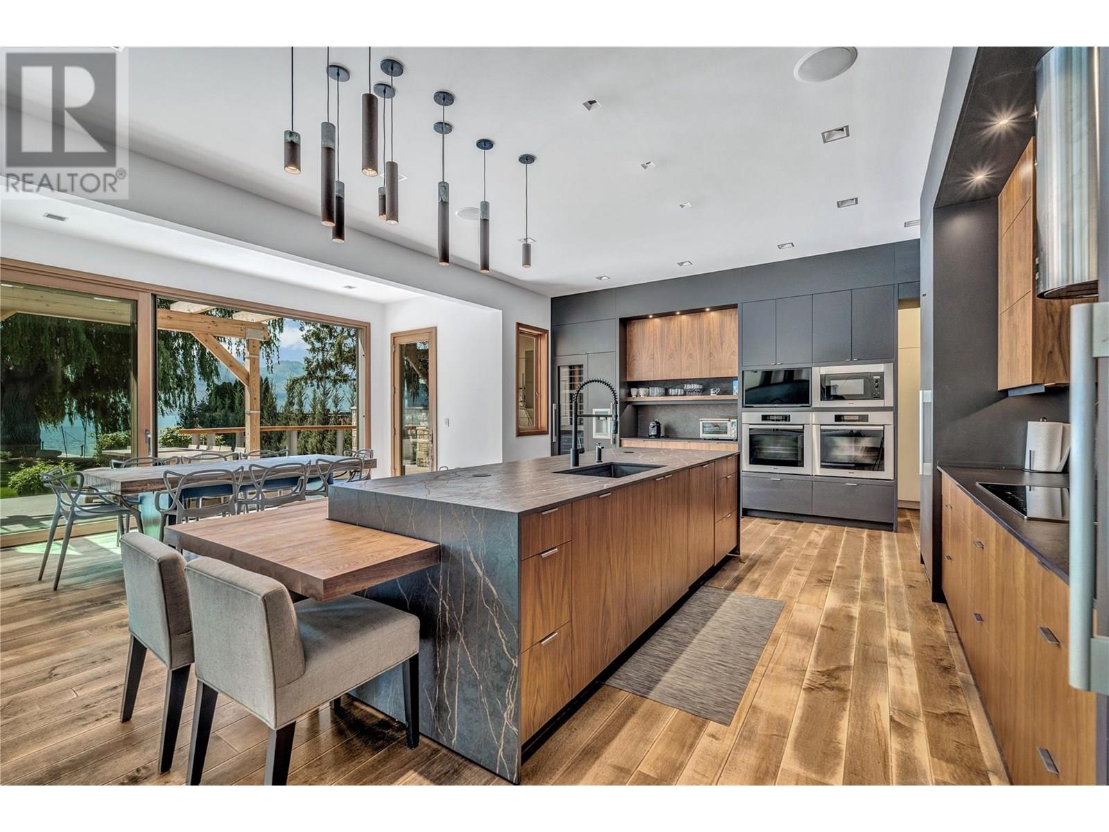 2463 Whitworth Road, West Kelowna