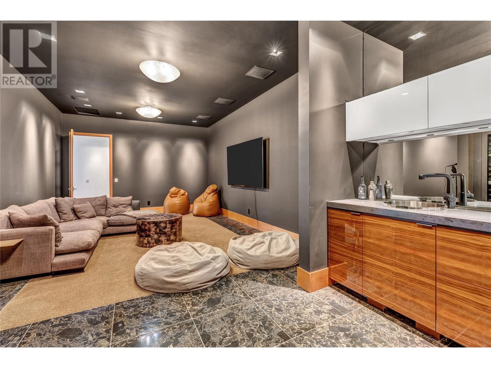 2463 Whitworth Road, West Kelowna