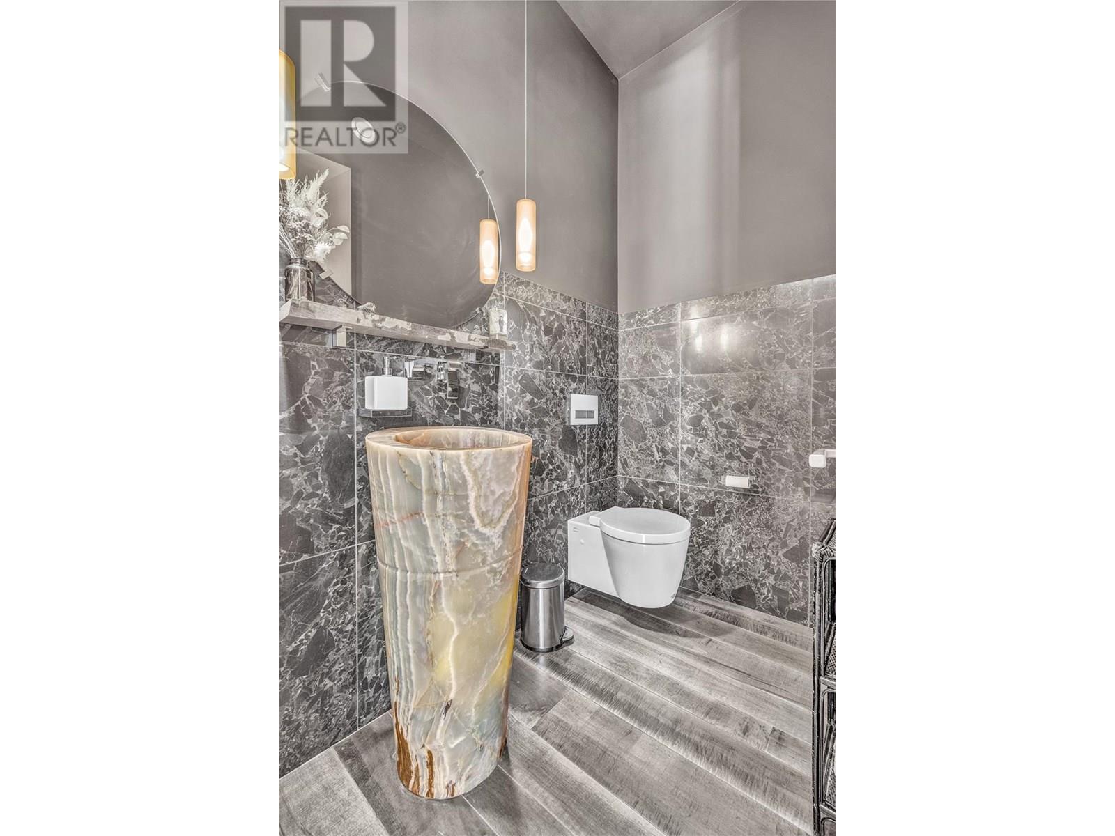 2463 Whitworth Road, West Kelowna