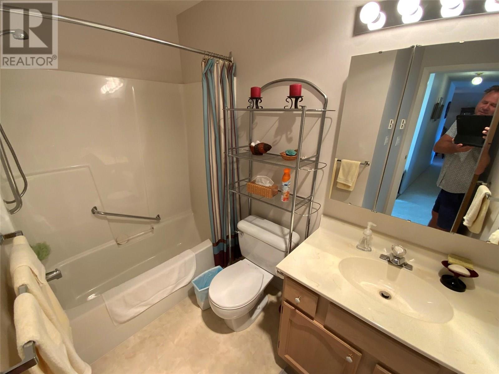 195 Warren Avenue Unit# 407, Penticton