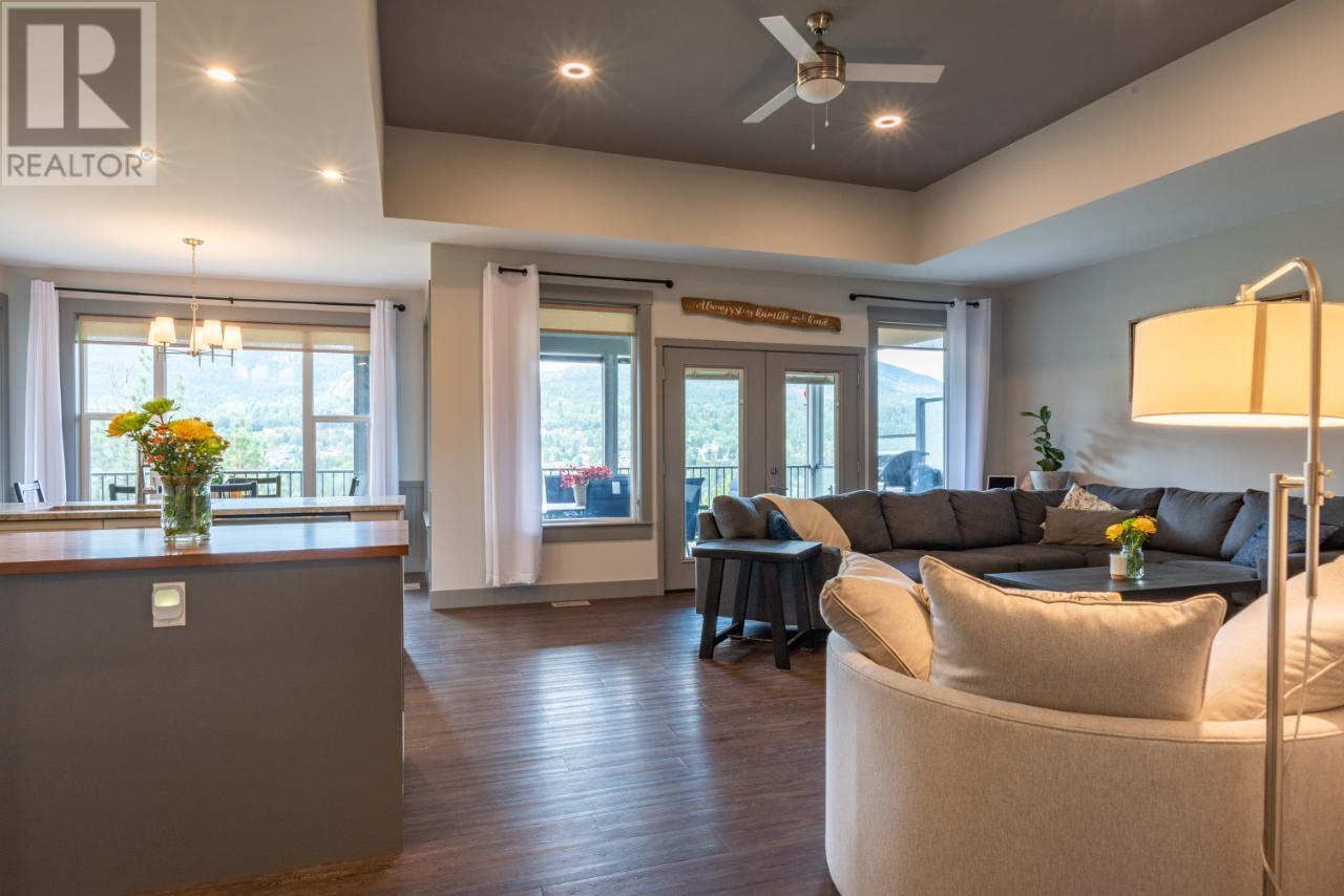 729 PRAIRIE SOUTH Road, Castlegar