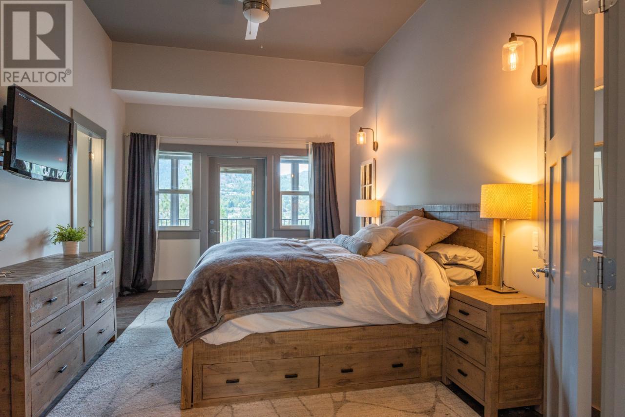 729 PRAIRIE SOUTH Road, Castlegar
