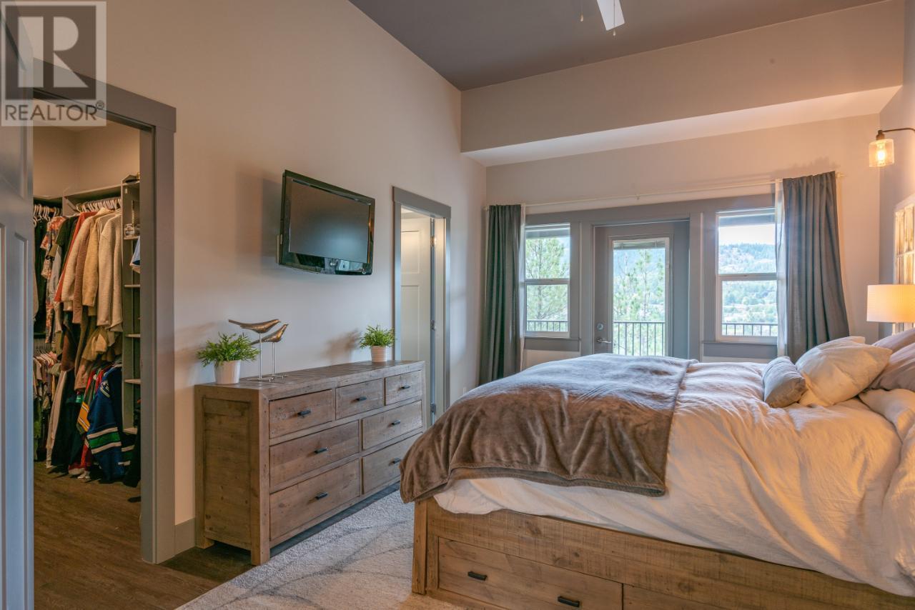 729 PRAIRIE SOUTH Road, Castlegar