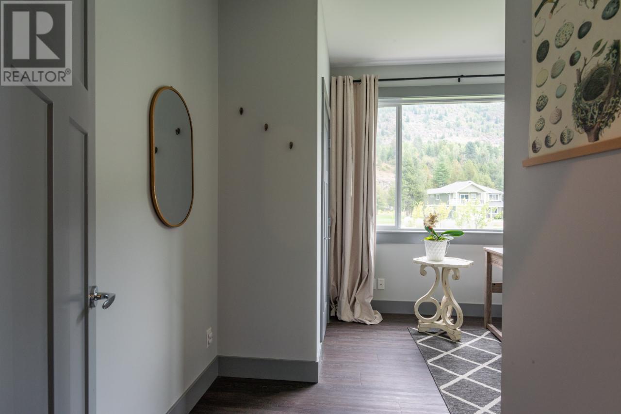 729 PRAIRIE SOUTH Road, Castlegar
