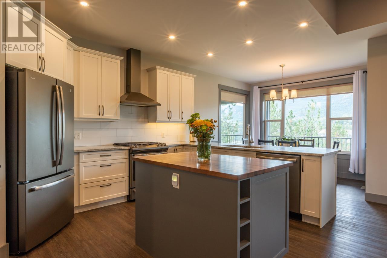 729 PRAIRIE SOUTH Road, Castlegar