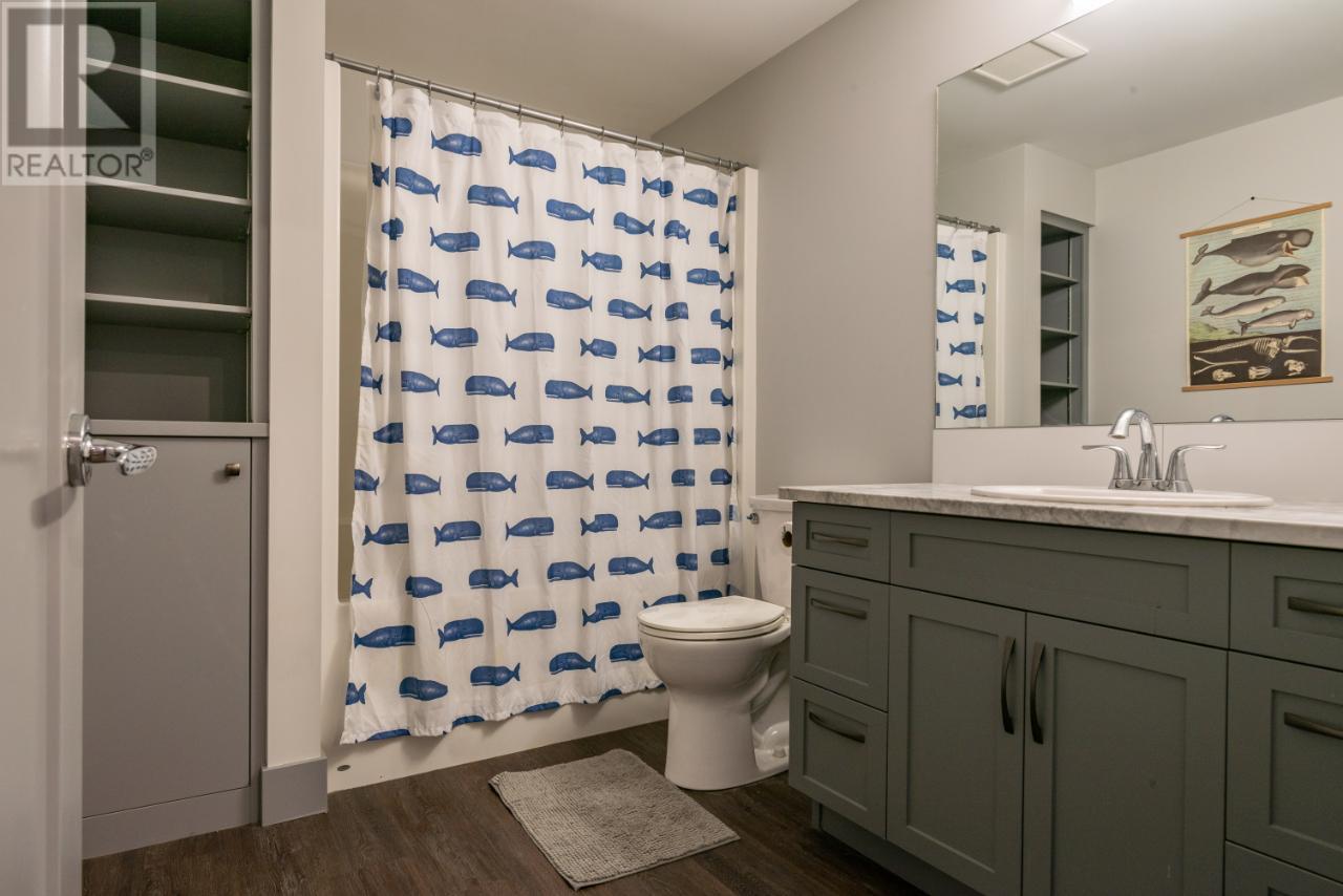 729 PRAIRIE SOUTH Road, Castlegar