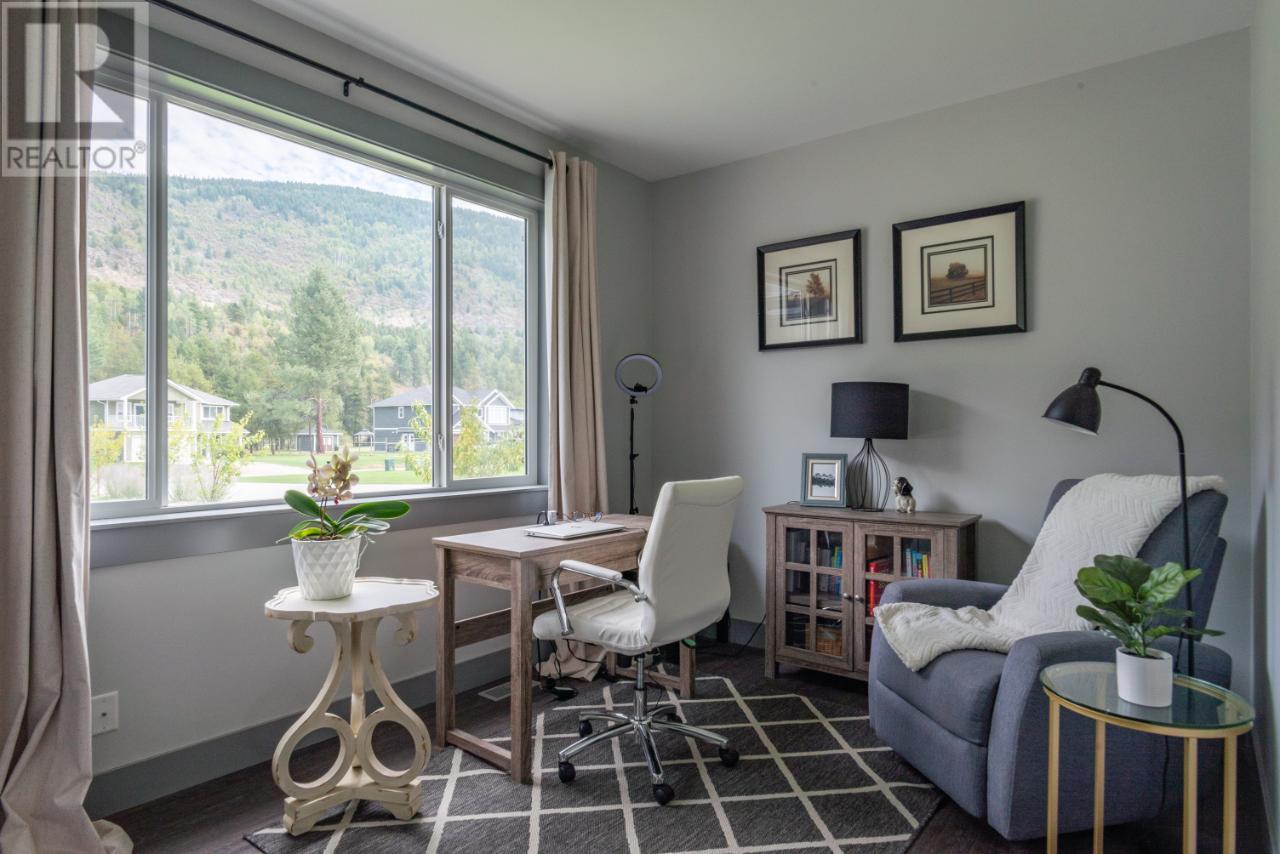 729 PRAIRIE SOUTH Road, Castlegar