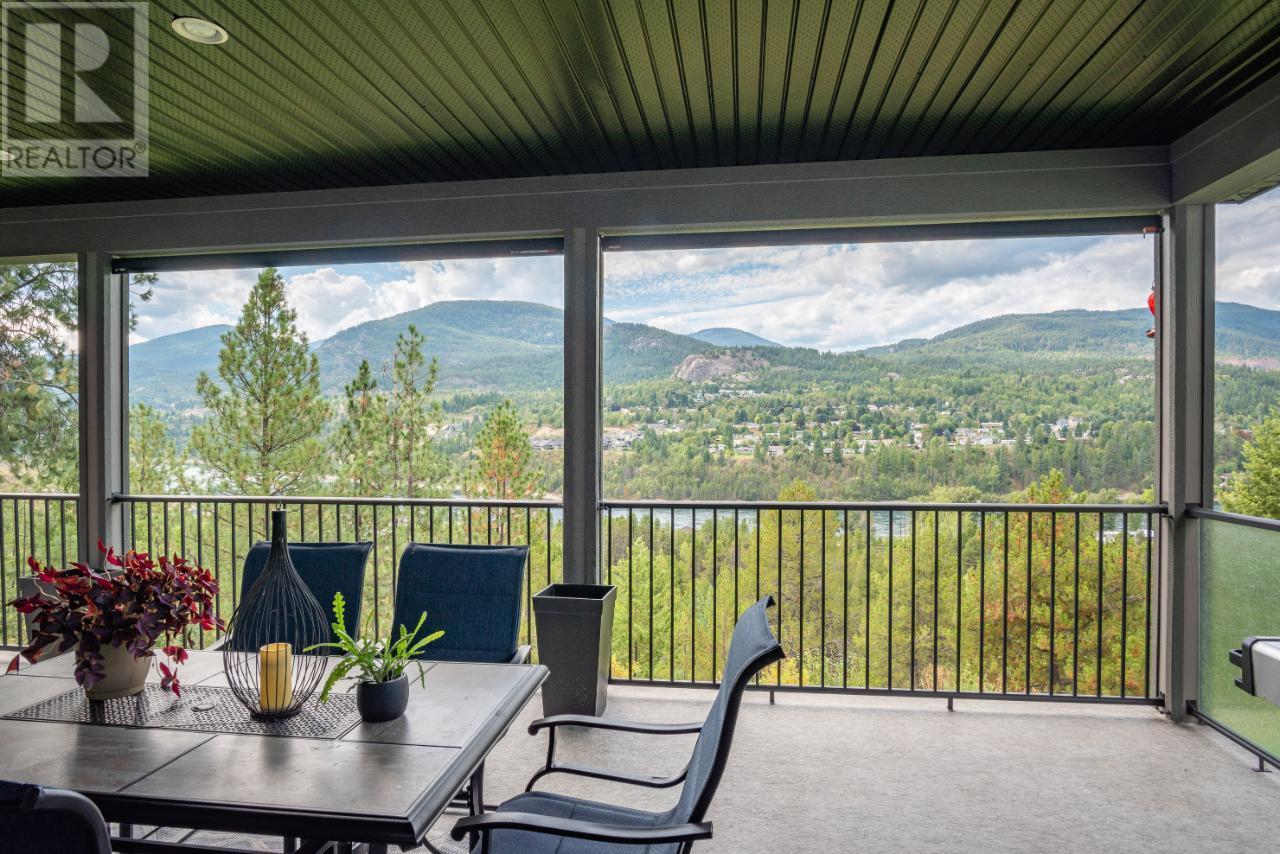 729 PRAIRIE SOUTH Road, Castlegar