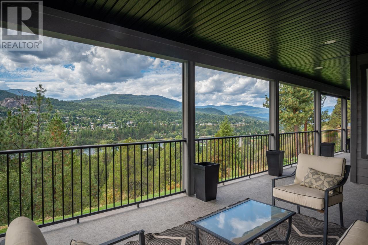729 PRAIRIE SOUTH Road, Castlegar