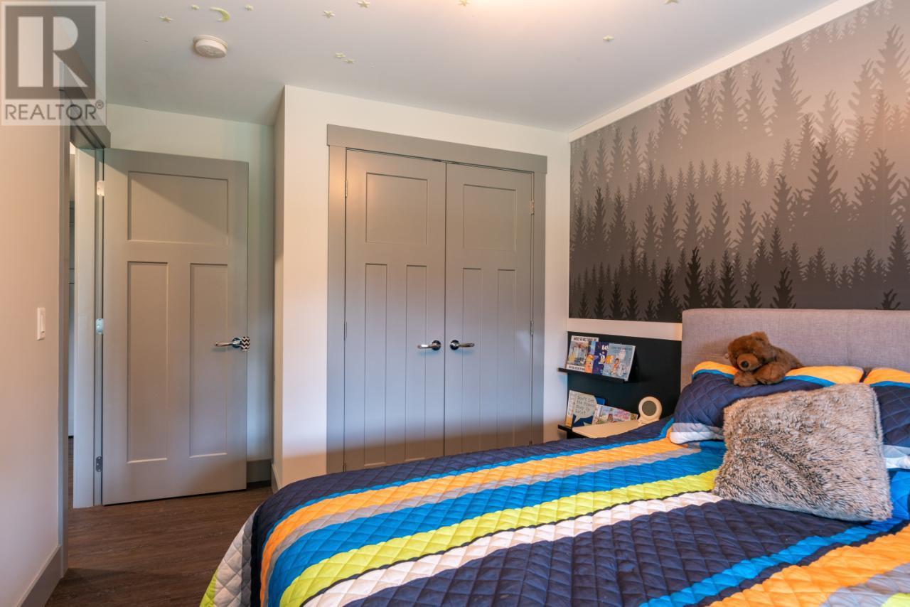 729 PRAIRIE SOUTH Road, Castlegar