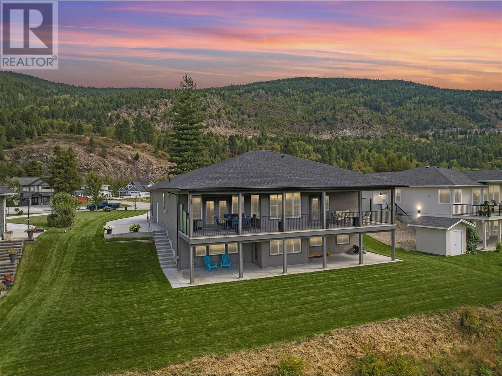 729 PRAIRIE SOUTH Road, Castlegar