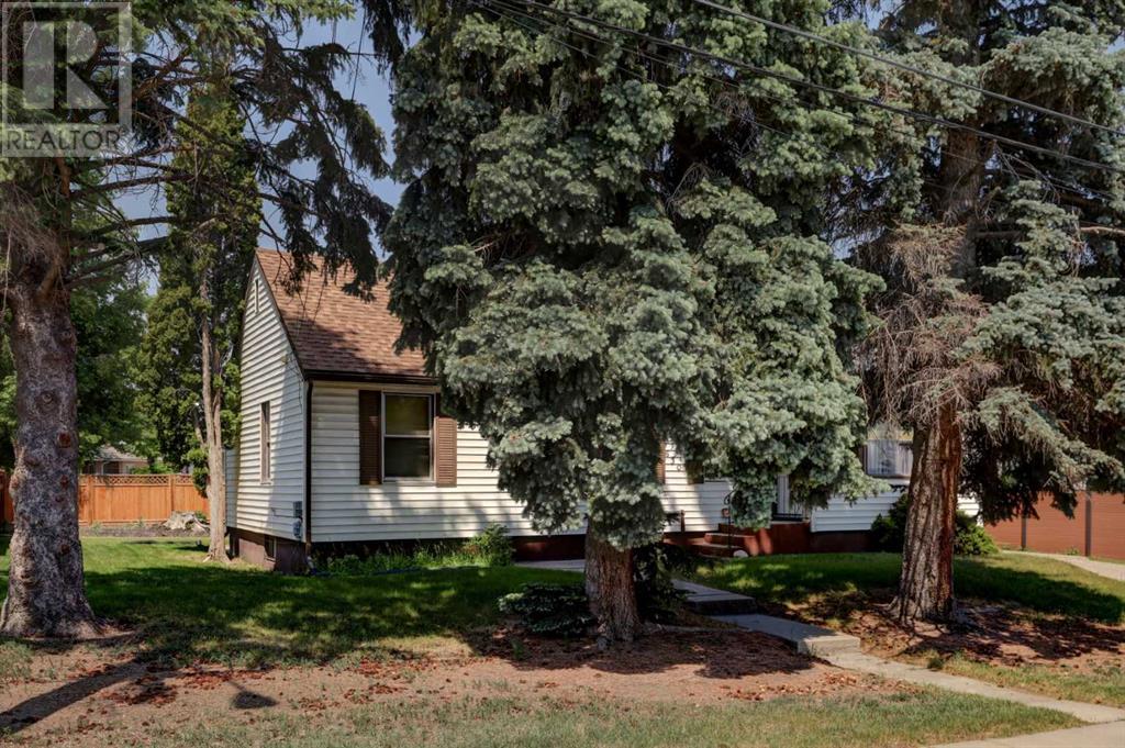 Single Family House Bungalow for Sale in   Avenue NE Winston Heights/Mountview Calgary 