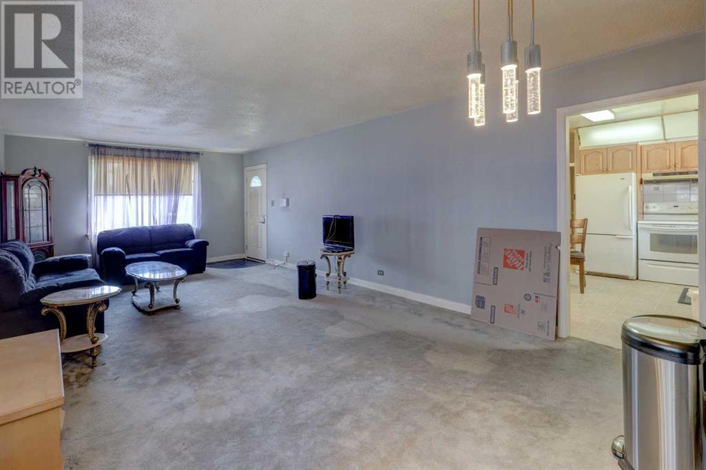 Single Family House Bungalow for Sale in   Avenue NE Winston Heights/Mountview Calgary 