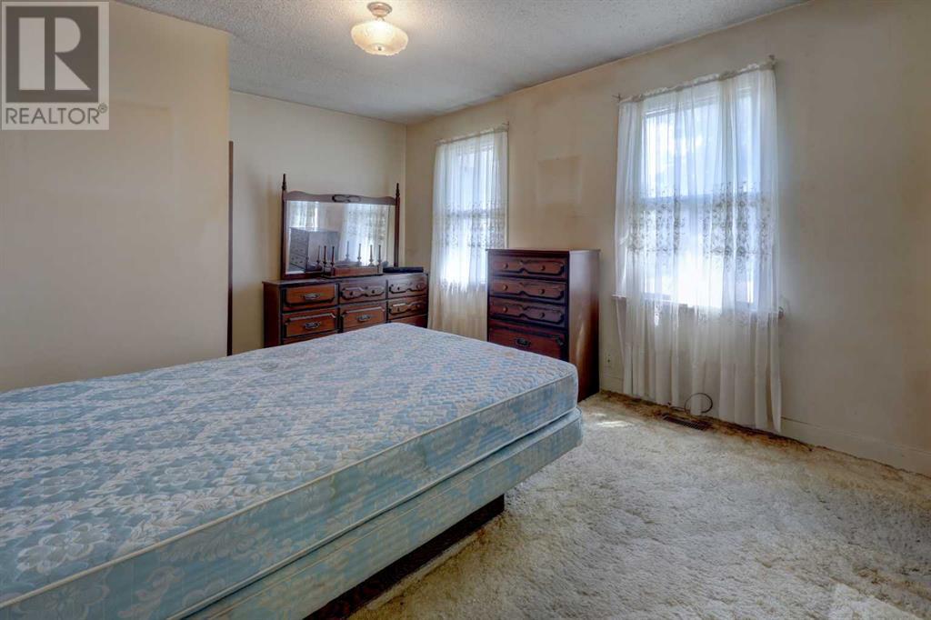 Single Family House Bungalow for Sale in   Avenue NE Winston Heights/Mountview Calgary 