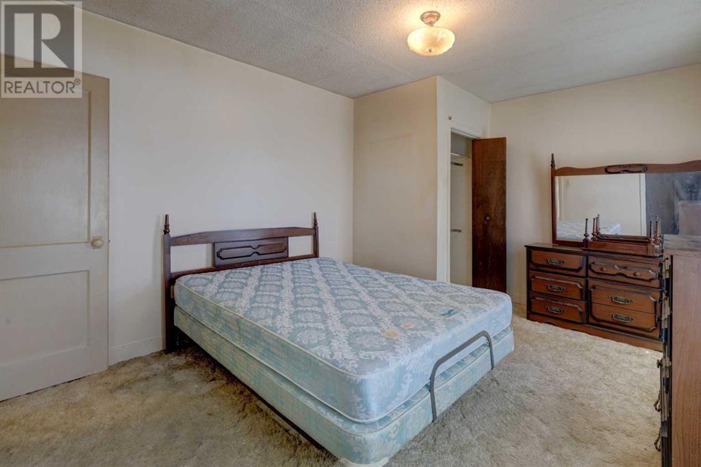 Single Family House Bungalow for Sale in   Avenue NE Winston Heights/Mountview Calgary 