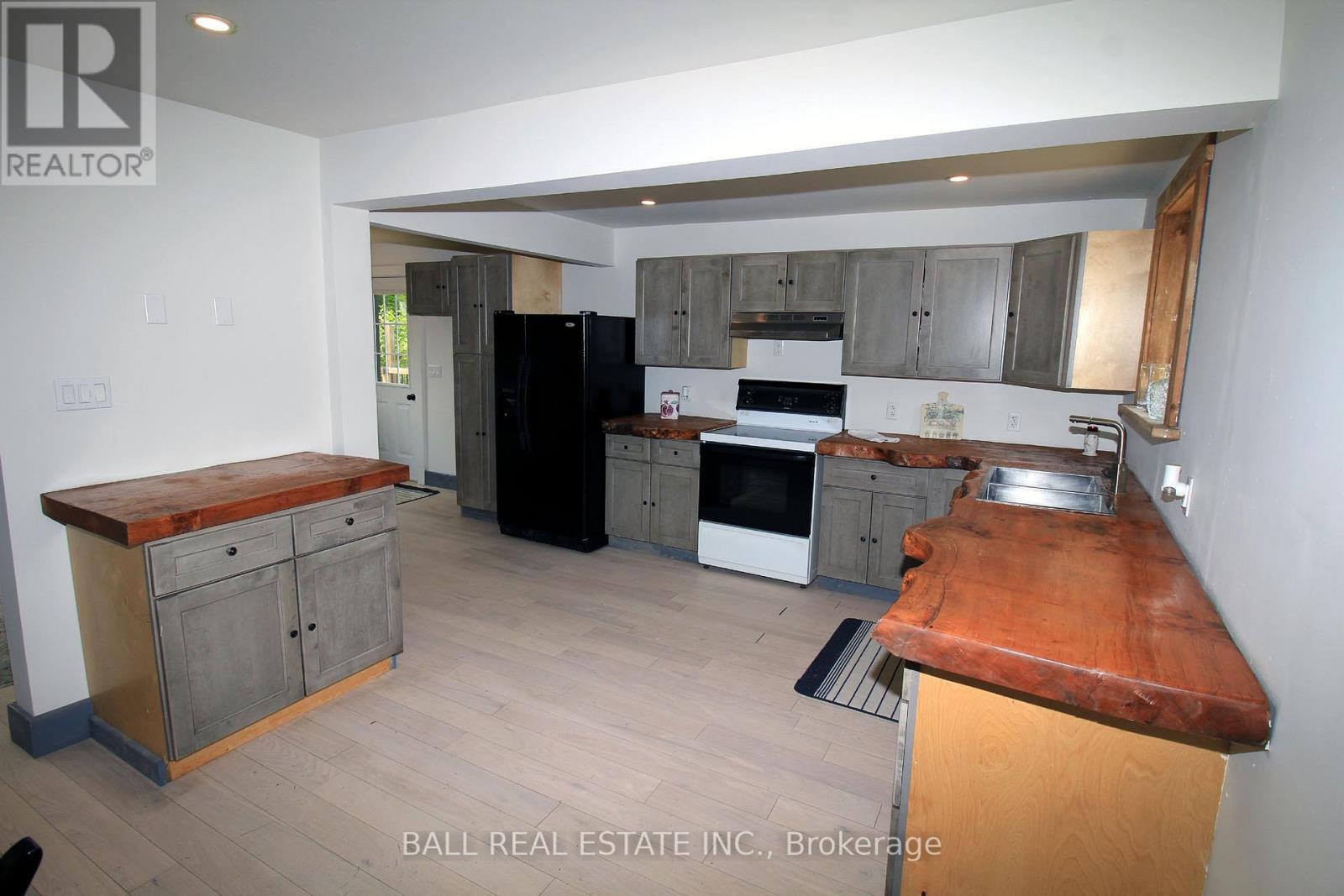 Photo 29 of 99 Moore Lane, Bancroft ON
