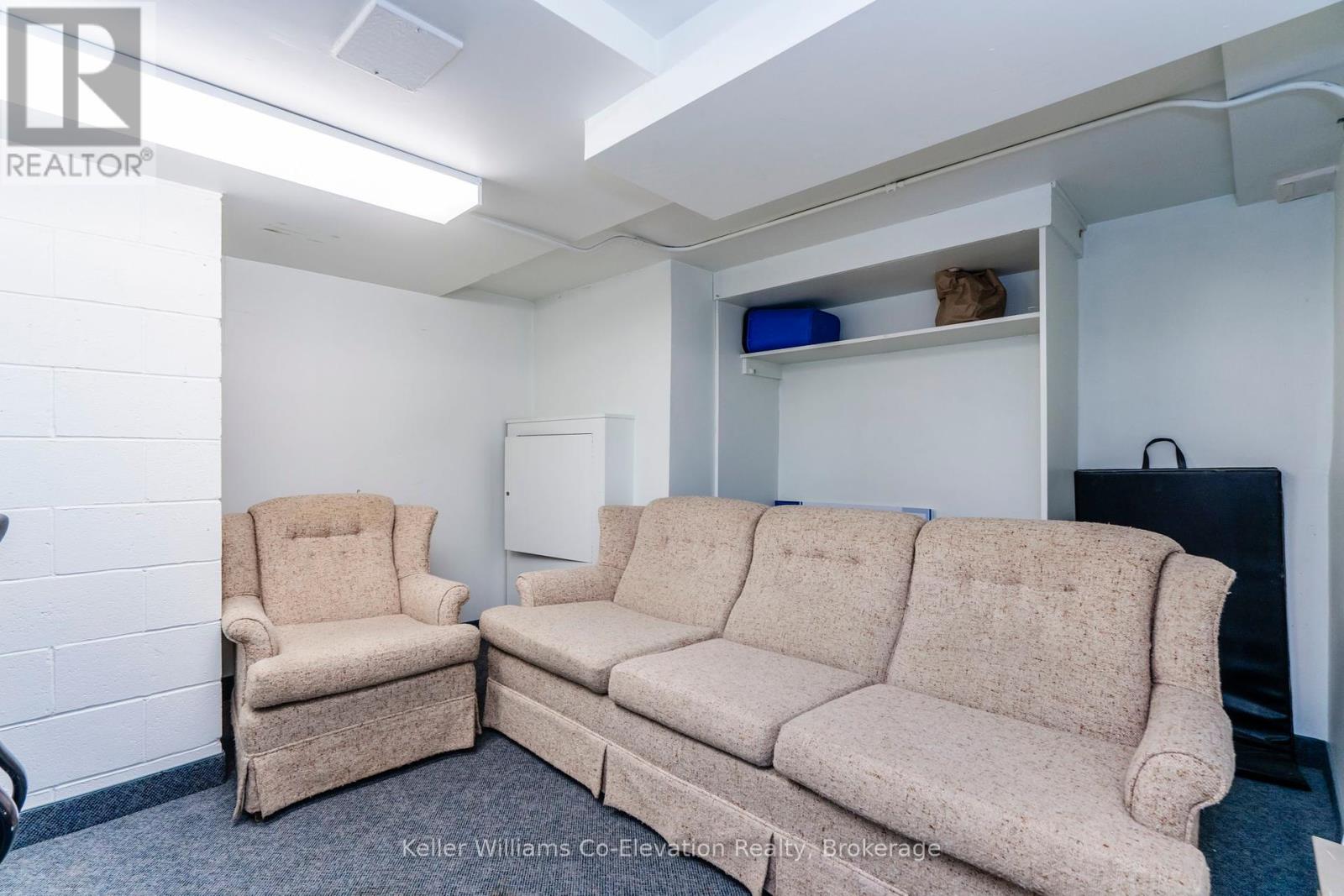 Photo 18 of 270 King Street, Midland ON
