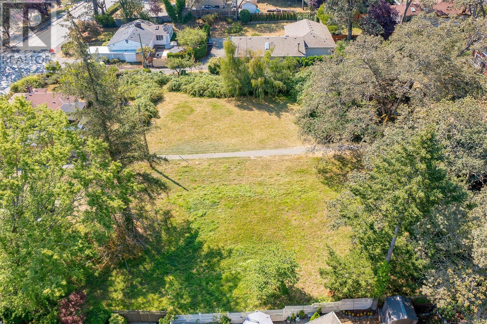Photo 19 of 3494 Cedar Hill Rd, Saanich BC