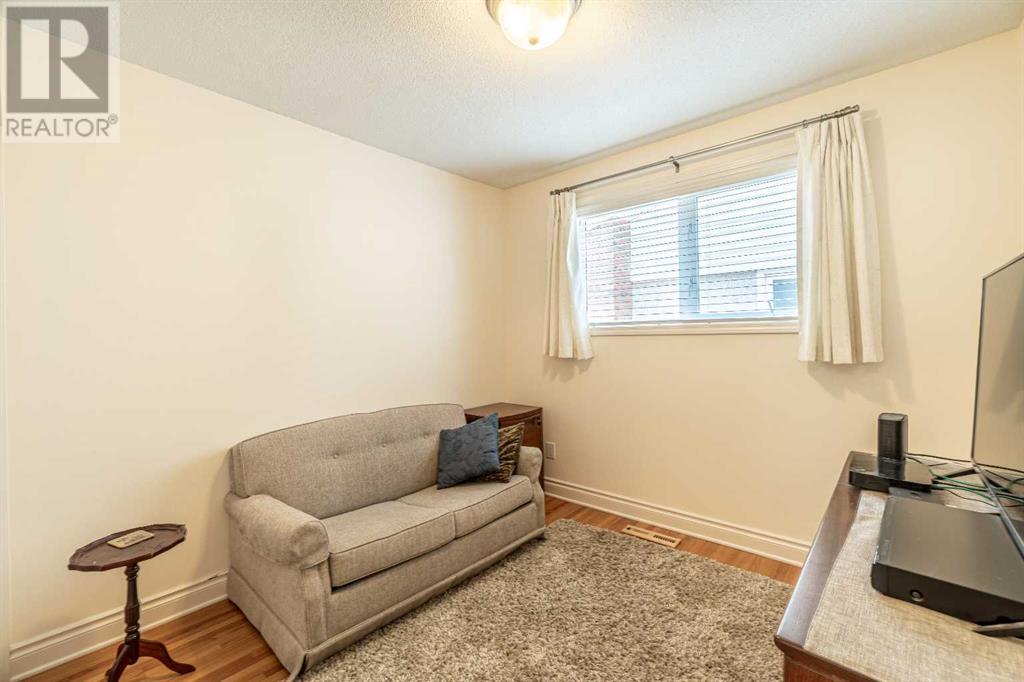 Single Family House Bungalow for Sale in  Barr Road NW Brentwood Calgary 