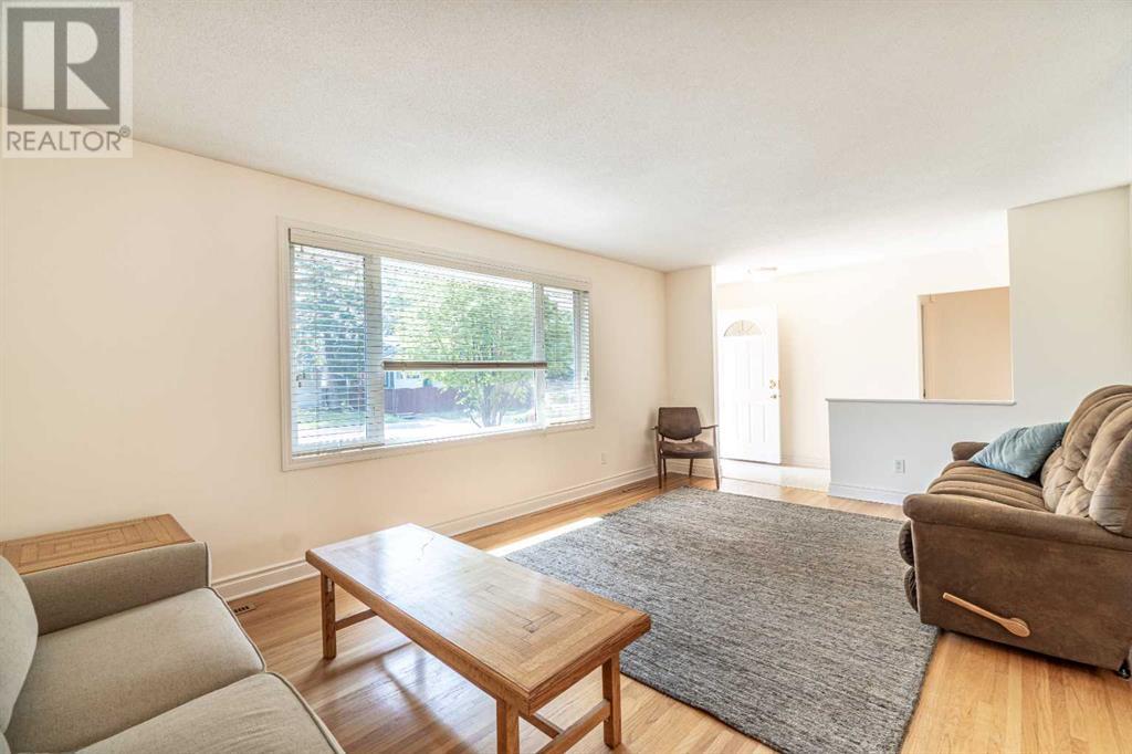 Single Family House Bungalow for Sale in  Barr Road NW Brentwood Calgary 