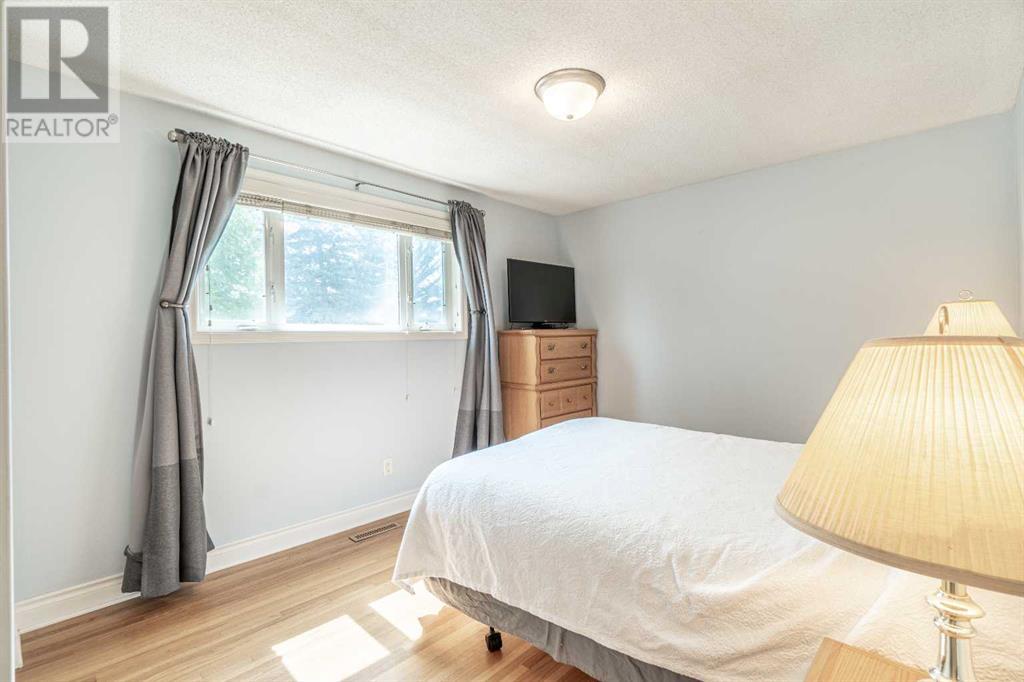 Single Family House Bungalow for Sale in  Barr Road NW Brentwood Calgary 