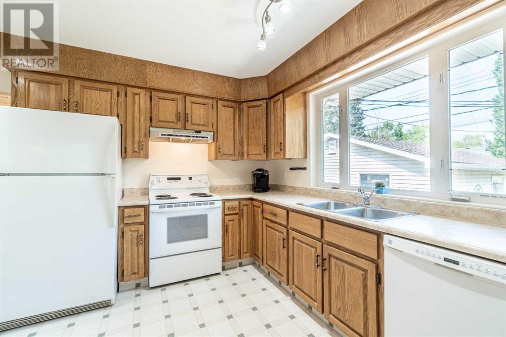Single Family House Bungalow for Sale in  Barr Road NW Brentwood Calgary 