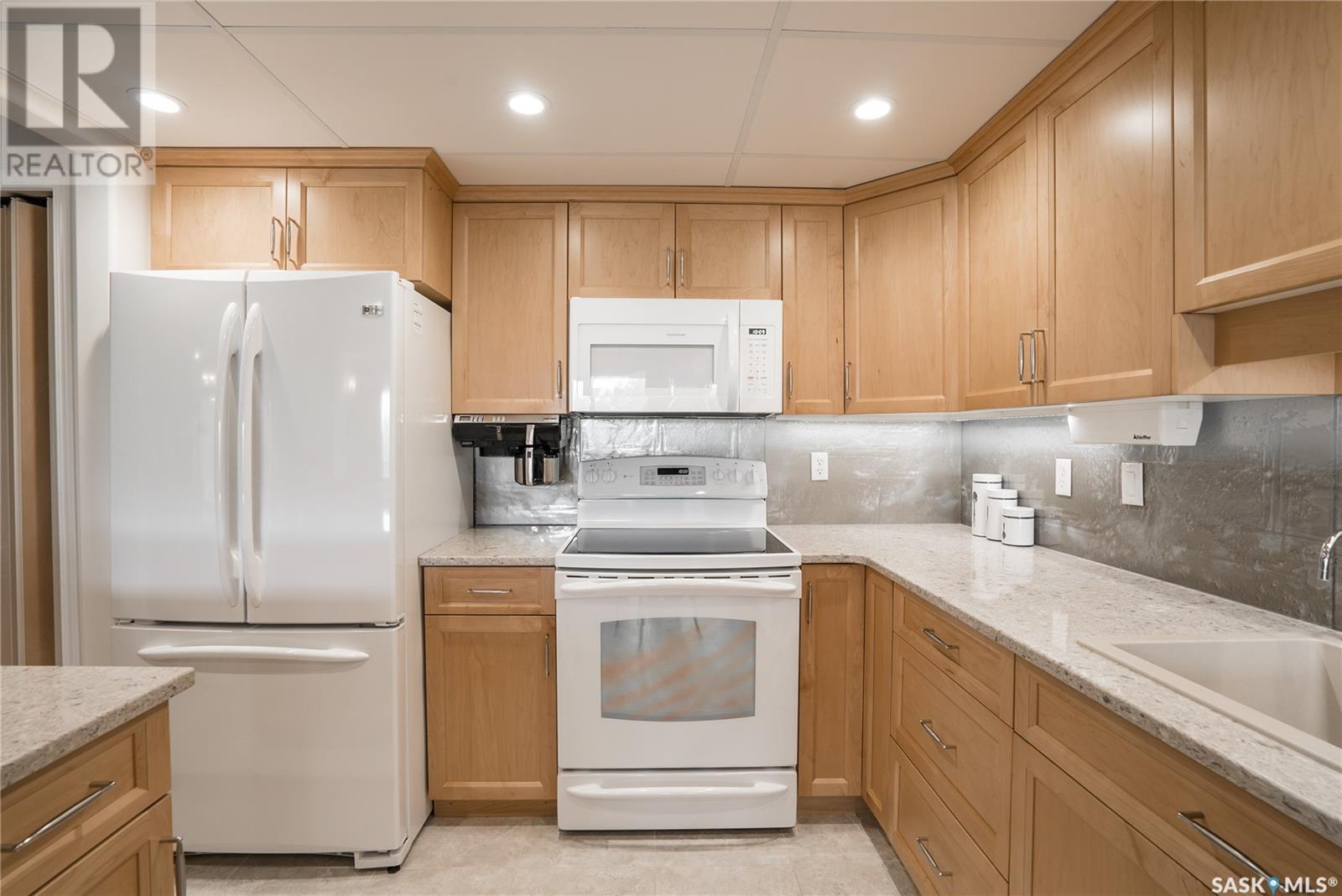 Single Family House High rise for Sale in   Acadia DRIVE Saskatoon 